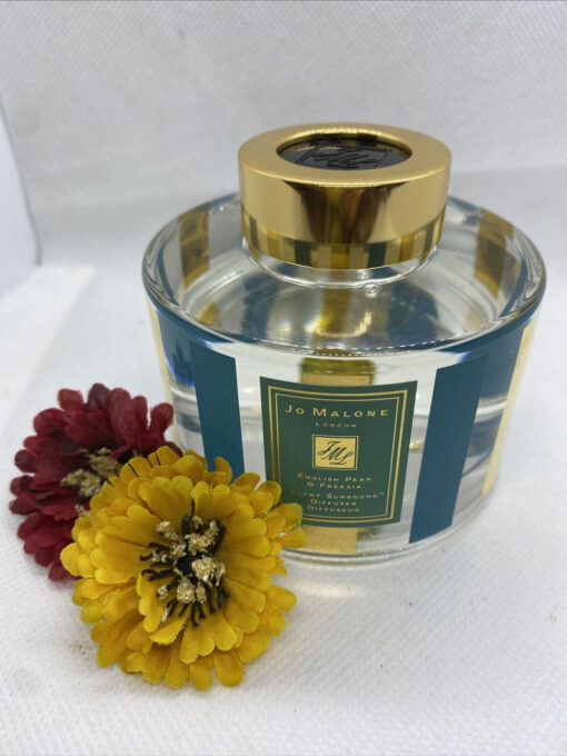 Jo Malone English Pear & Freesia Scent Surround Diffuser - Image 4