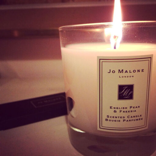 Jo Malone English Pear & Freesia Scented Candle 200g - Image 4
