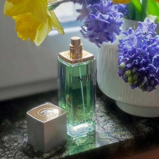 Chanel No. 19 100ml - Image 3
