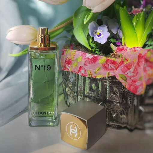 Chanel No. 19 100ml - Image 4
